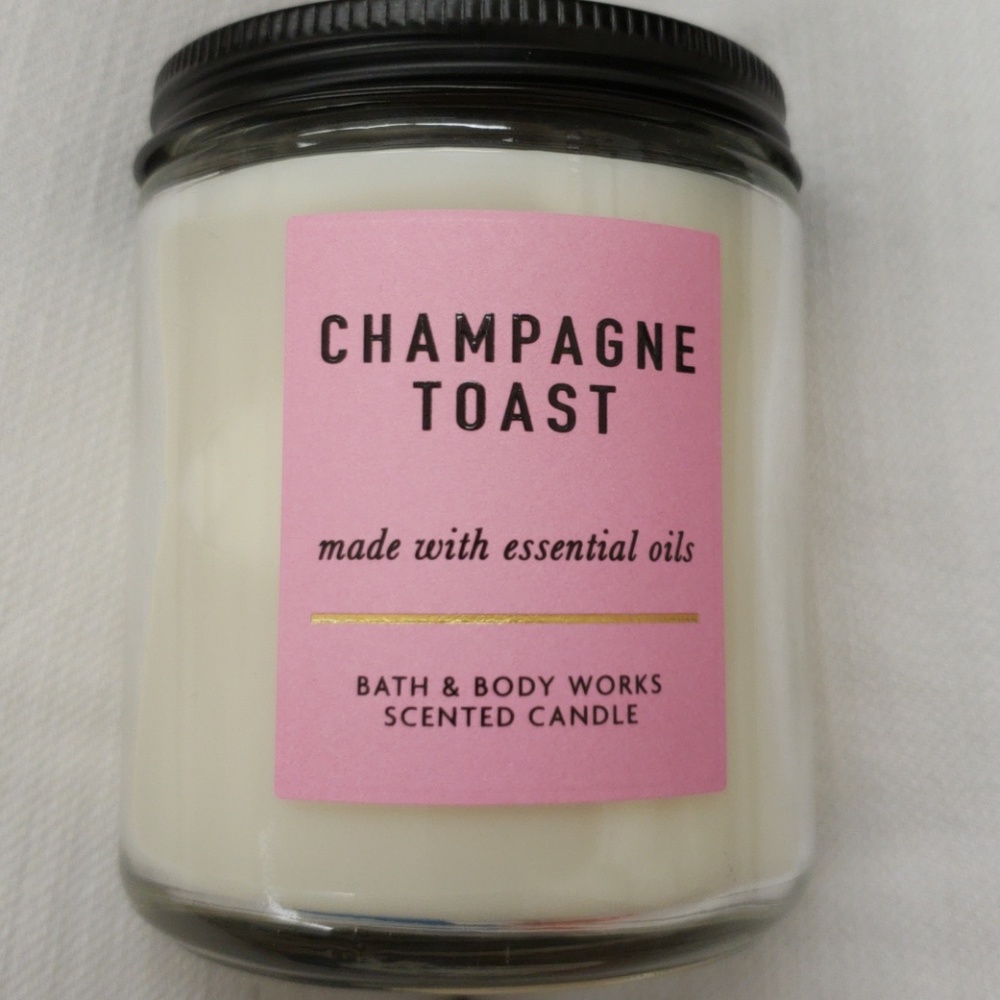 Bath and body works the essential oil candle